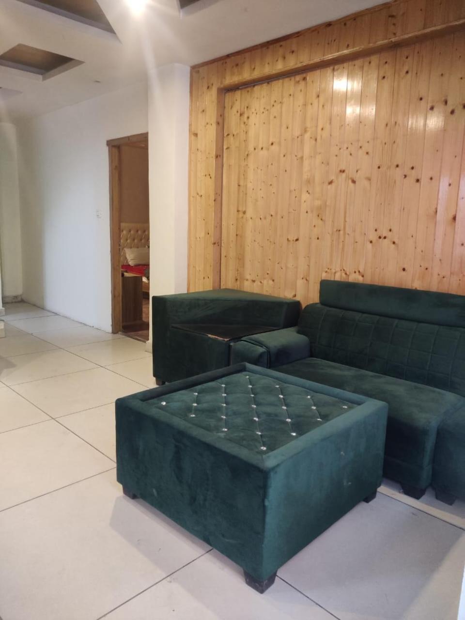 Hotel Di Villa Manāli Esterno foto